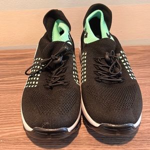 Comfort wear sneakers for plantar fasciitis women’s size 9